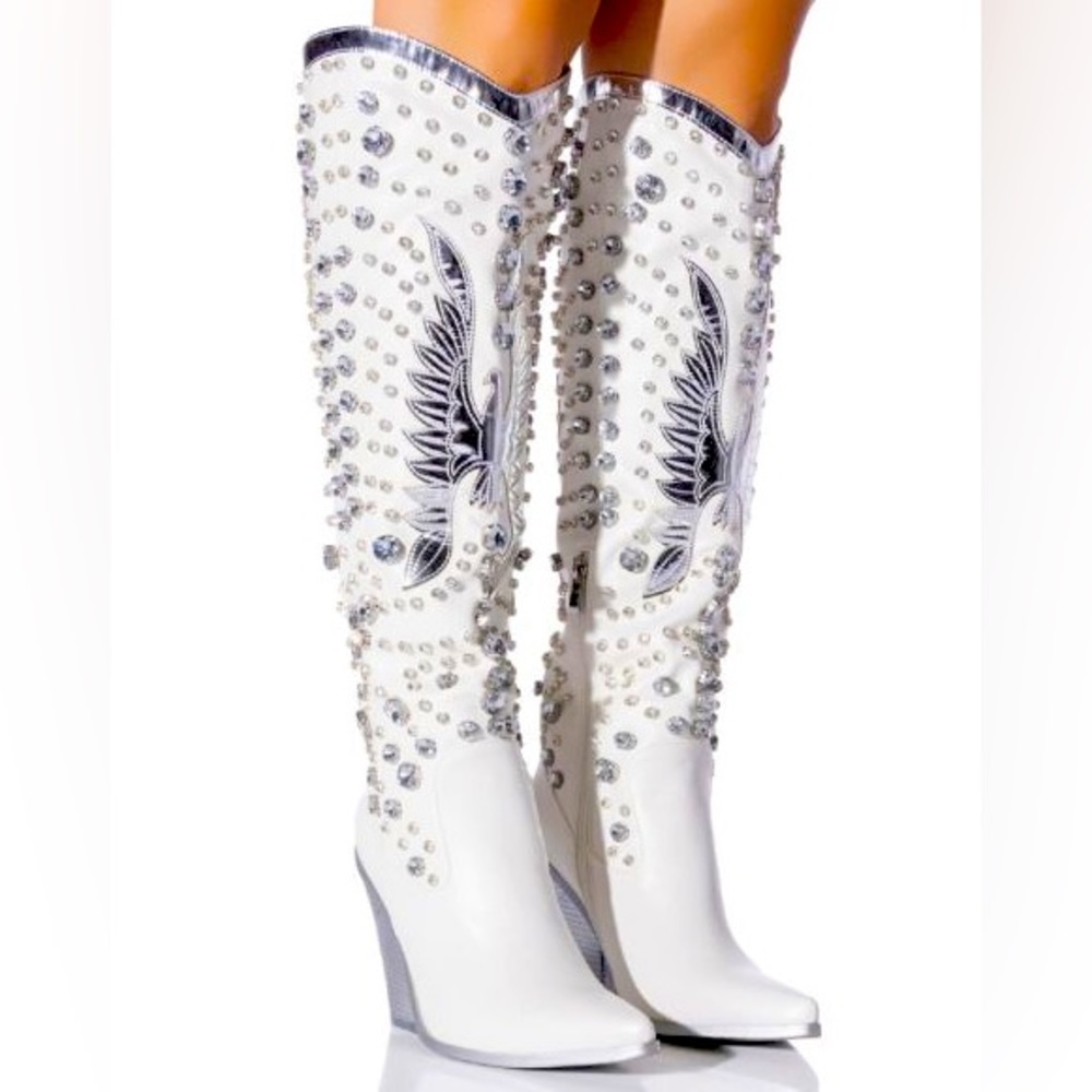 Azalea Wang White Leather & Metallic Silver Rhinestone Cowboy Boots